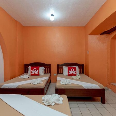 Zen Rooms Calle Crisologo ビガン エクステリア 写真