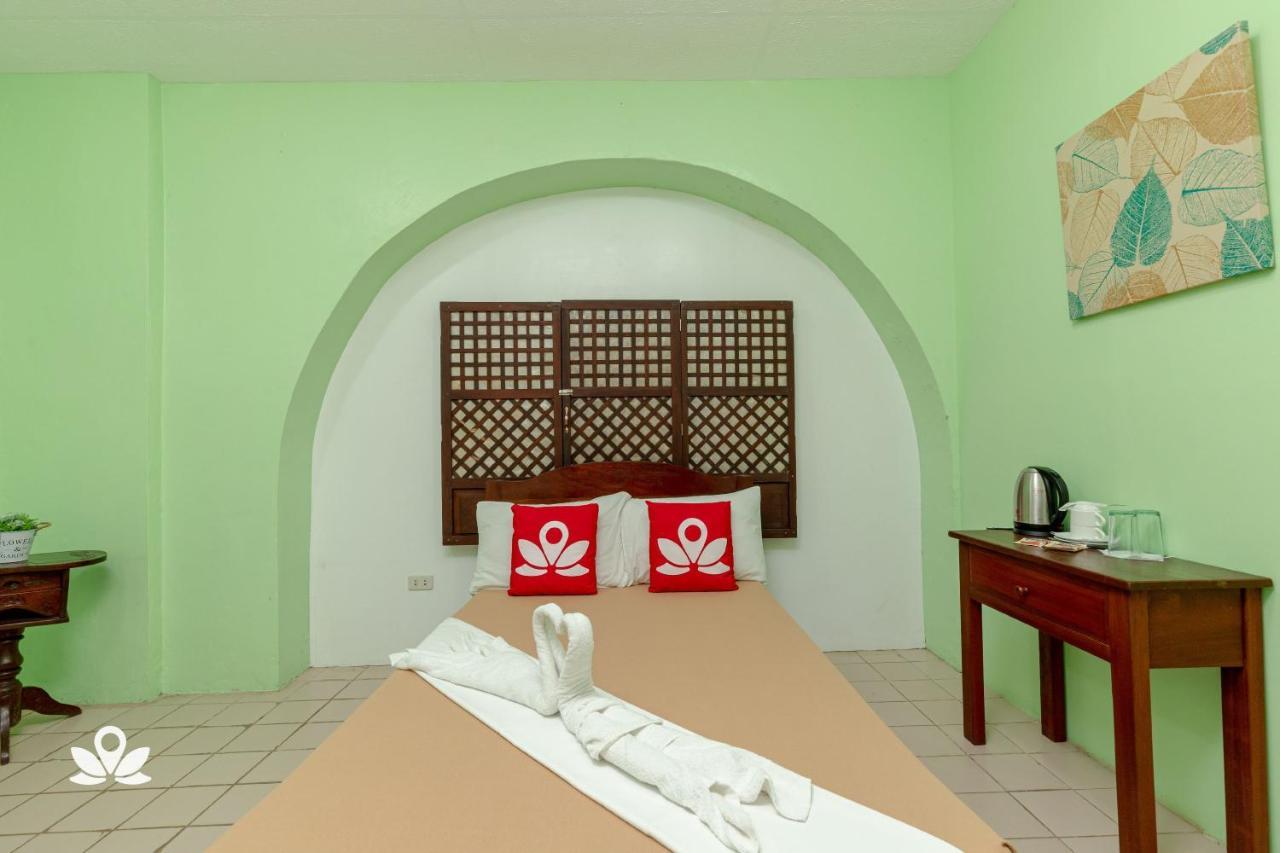 Zen Rooms Calle Crisologo ビガン エクステリア 写真