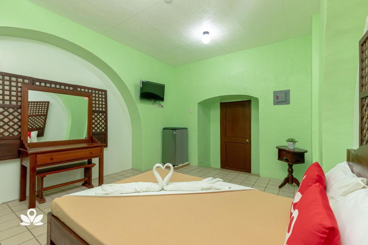 Zen Rooms Calle Crisologo ビガン エクステリア 写真
