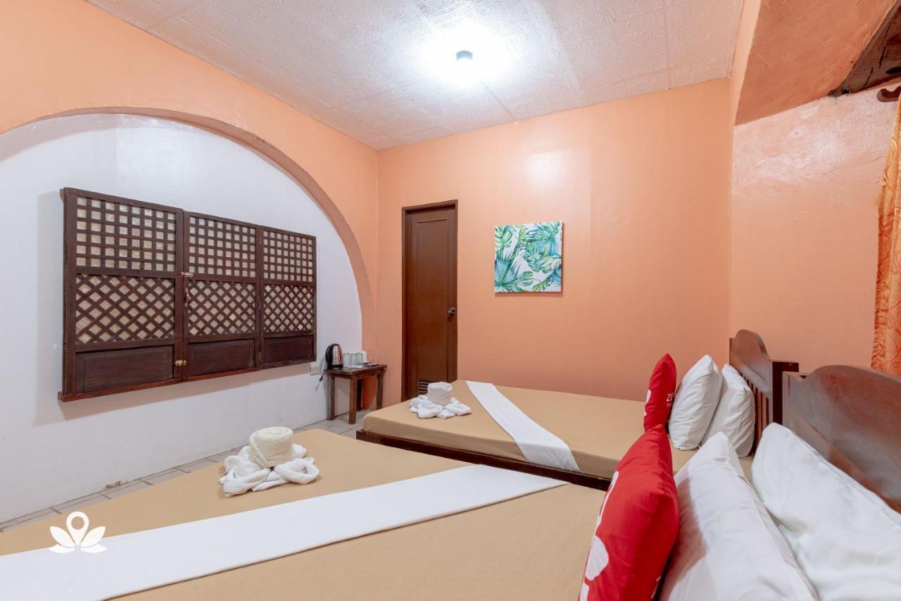 Zen Rooms Calle Crisologo ビガン エクステリア 写真